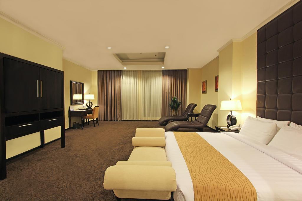 Harmoni One Convention Hotel And Service Apartments Batam Стая снимка