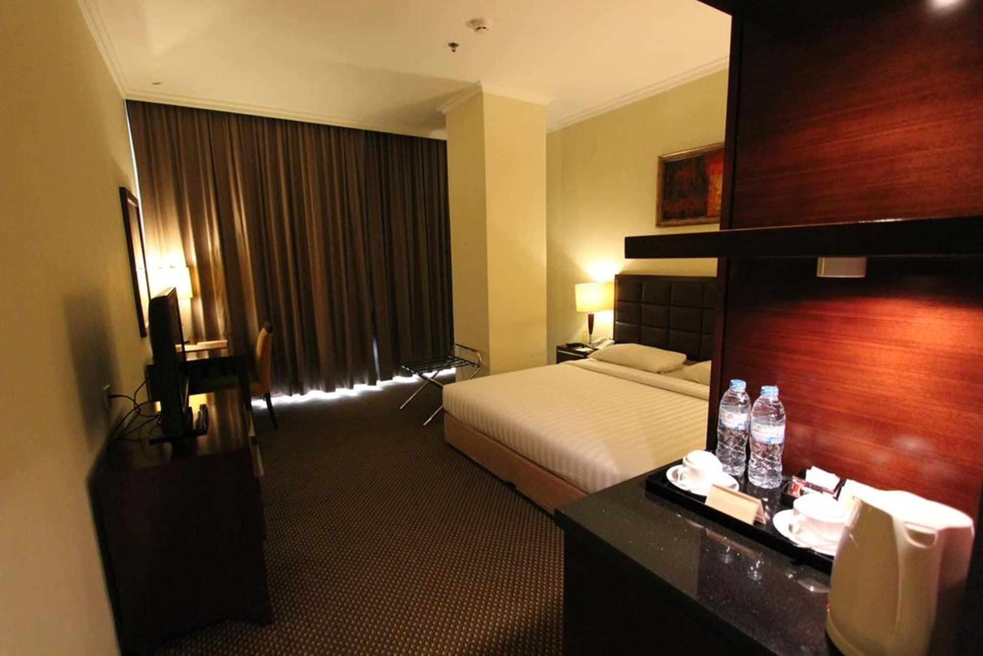 Harmoni One Convention Hotel And Service Apartments Batam Екстериор снимка