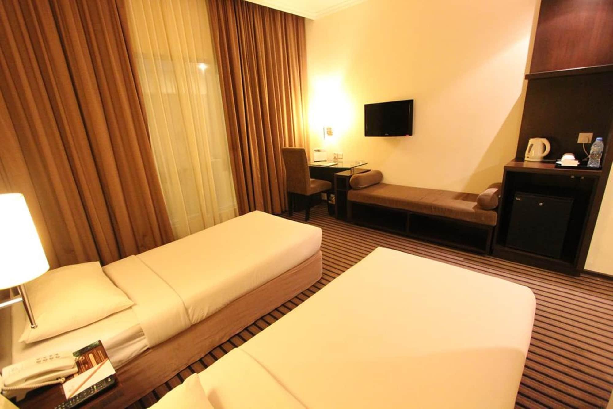 Harmoni One Convention Hotel And Service Apartments Batam Екстериор снимка