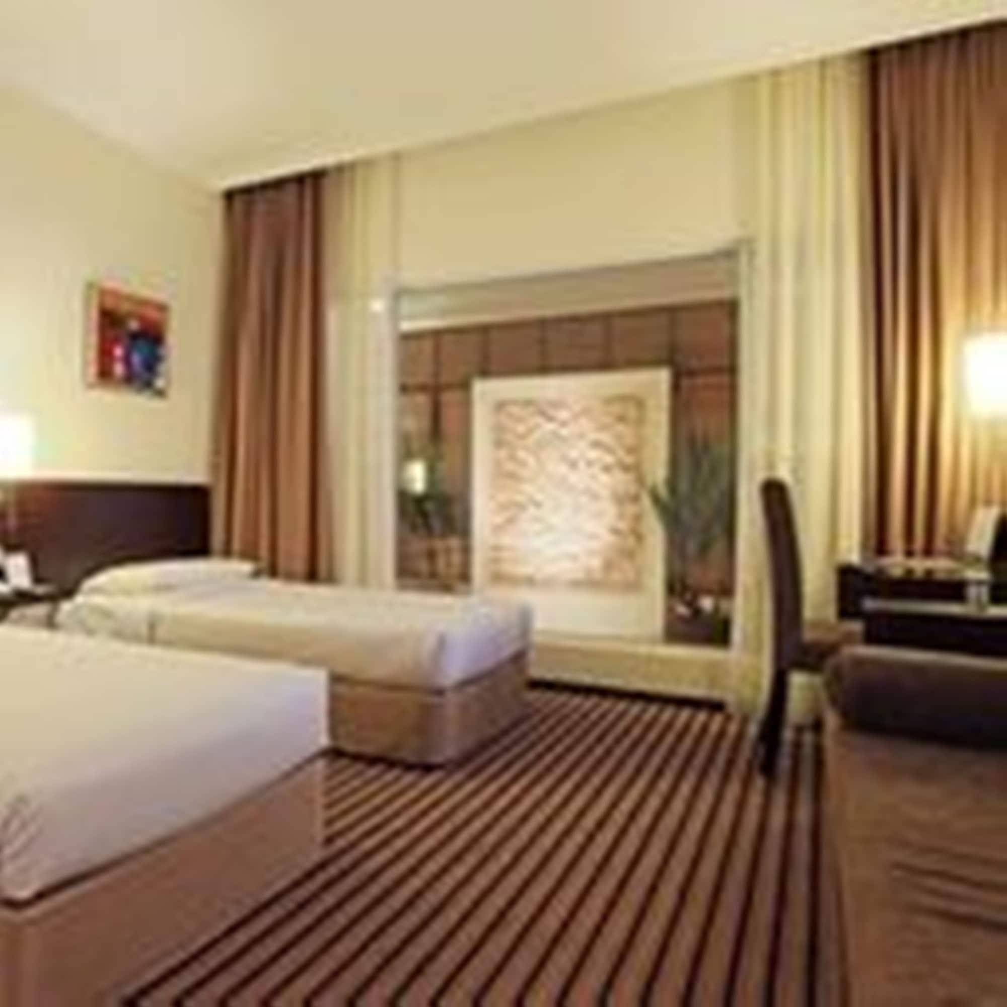 Harmoni One Convention Hotel And Service Apartments Batam Екстериор снимка