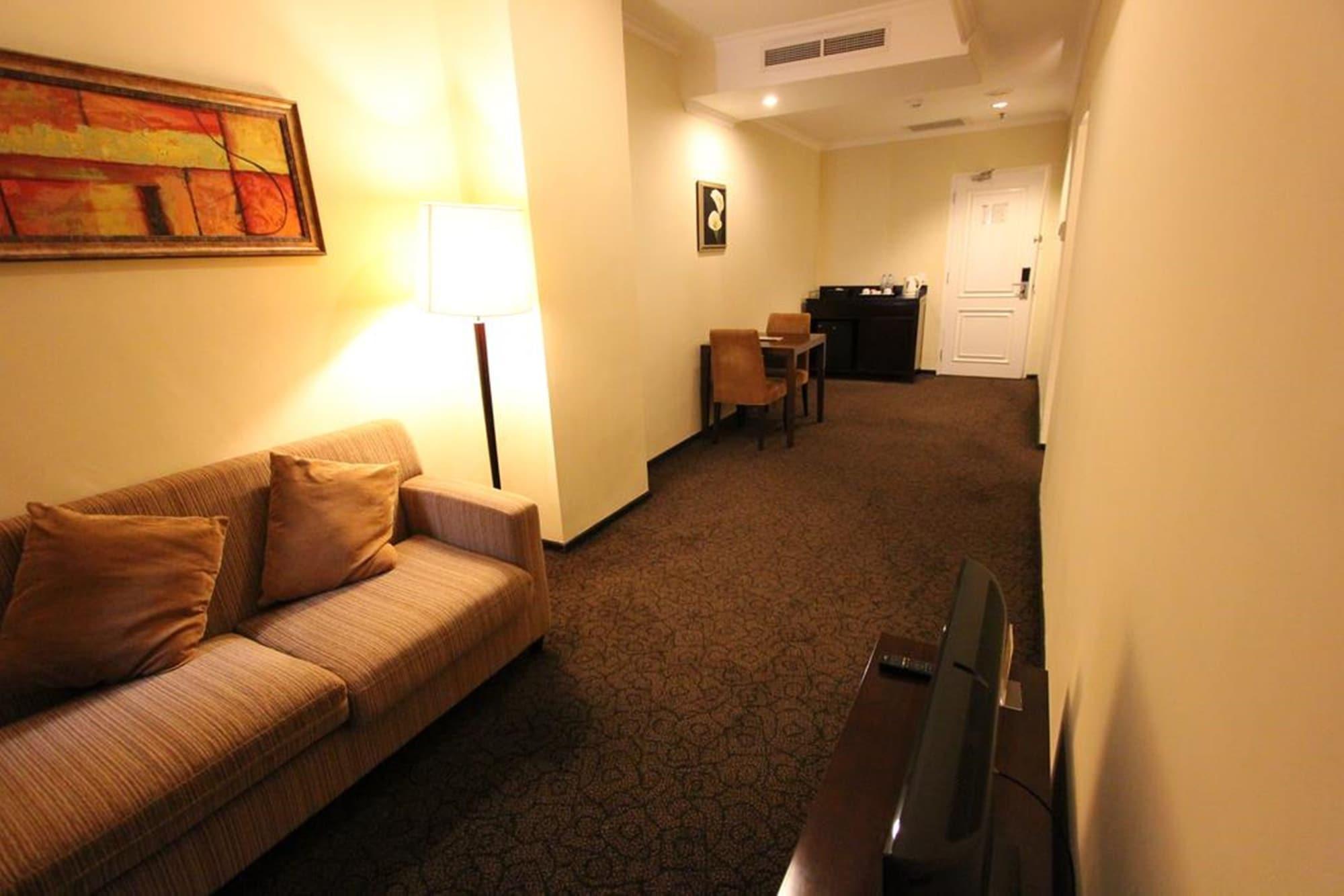 Harmoni One Convention Hotel And Service Apartments Batam Екстериор снимка