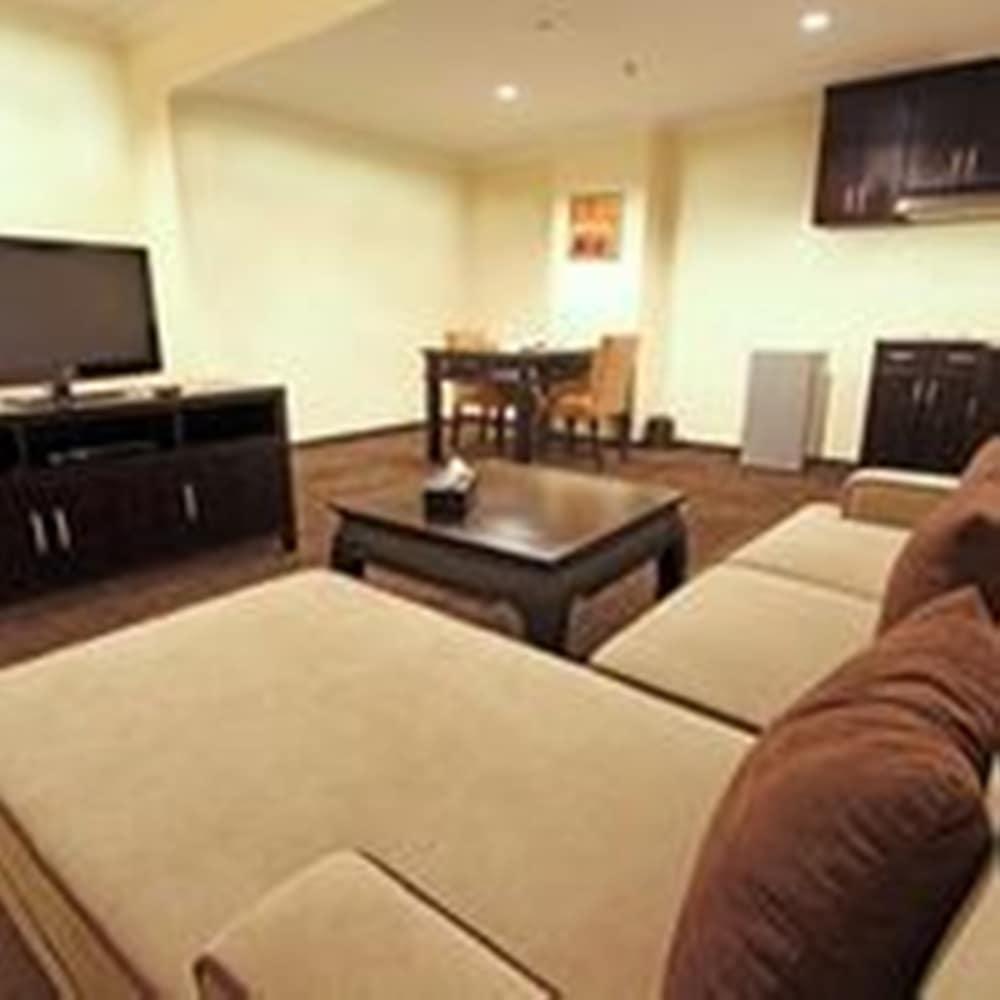 Harmoni One Convention Hotel And Service Apartments Batam Екстериор снимка