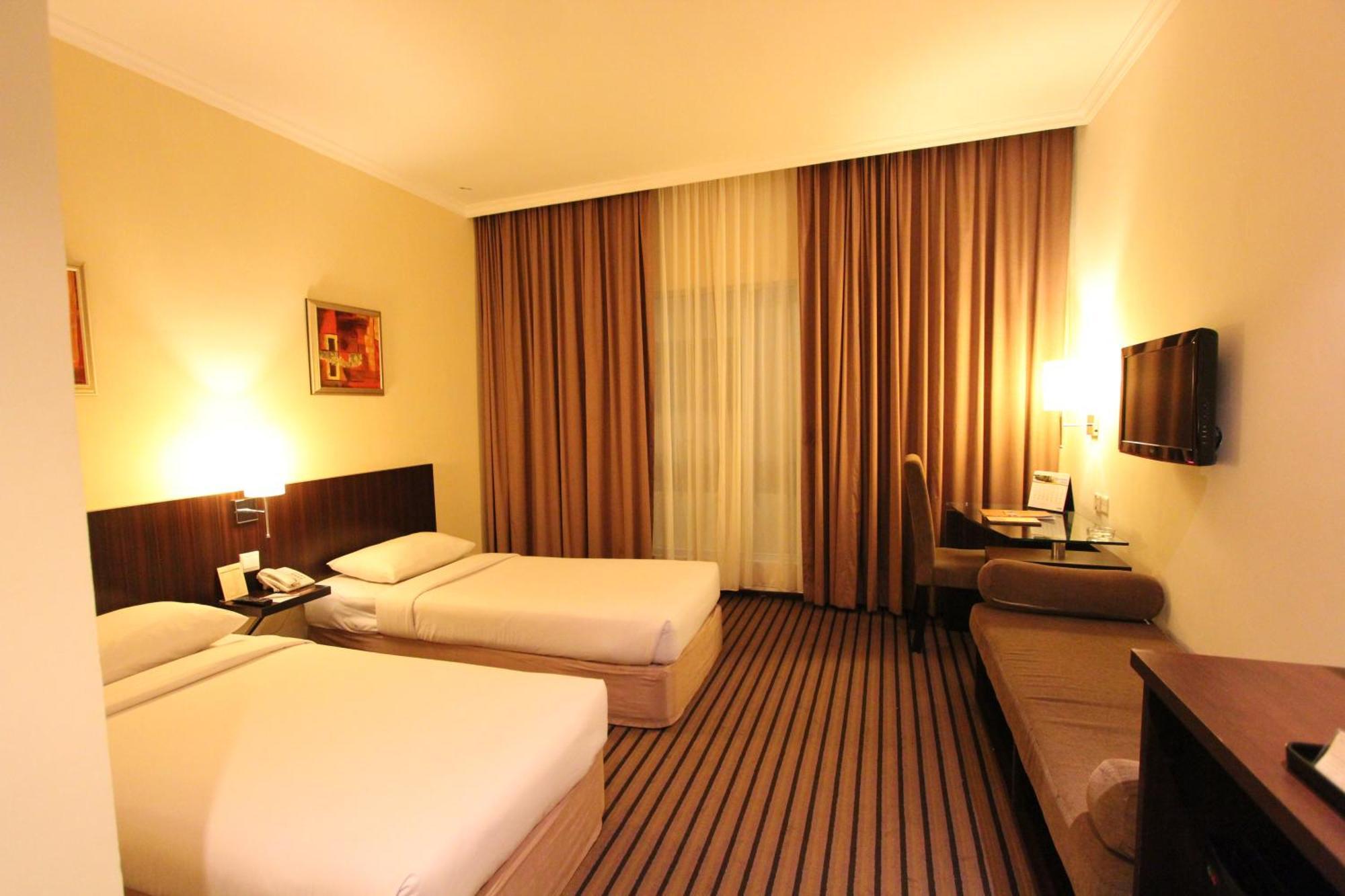 Harmoni One Convention Hotel And Service Apartments Batam Екстериор снимка