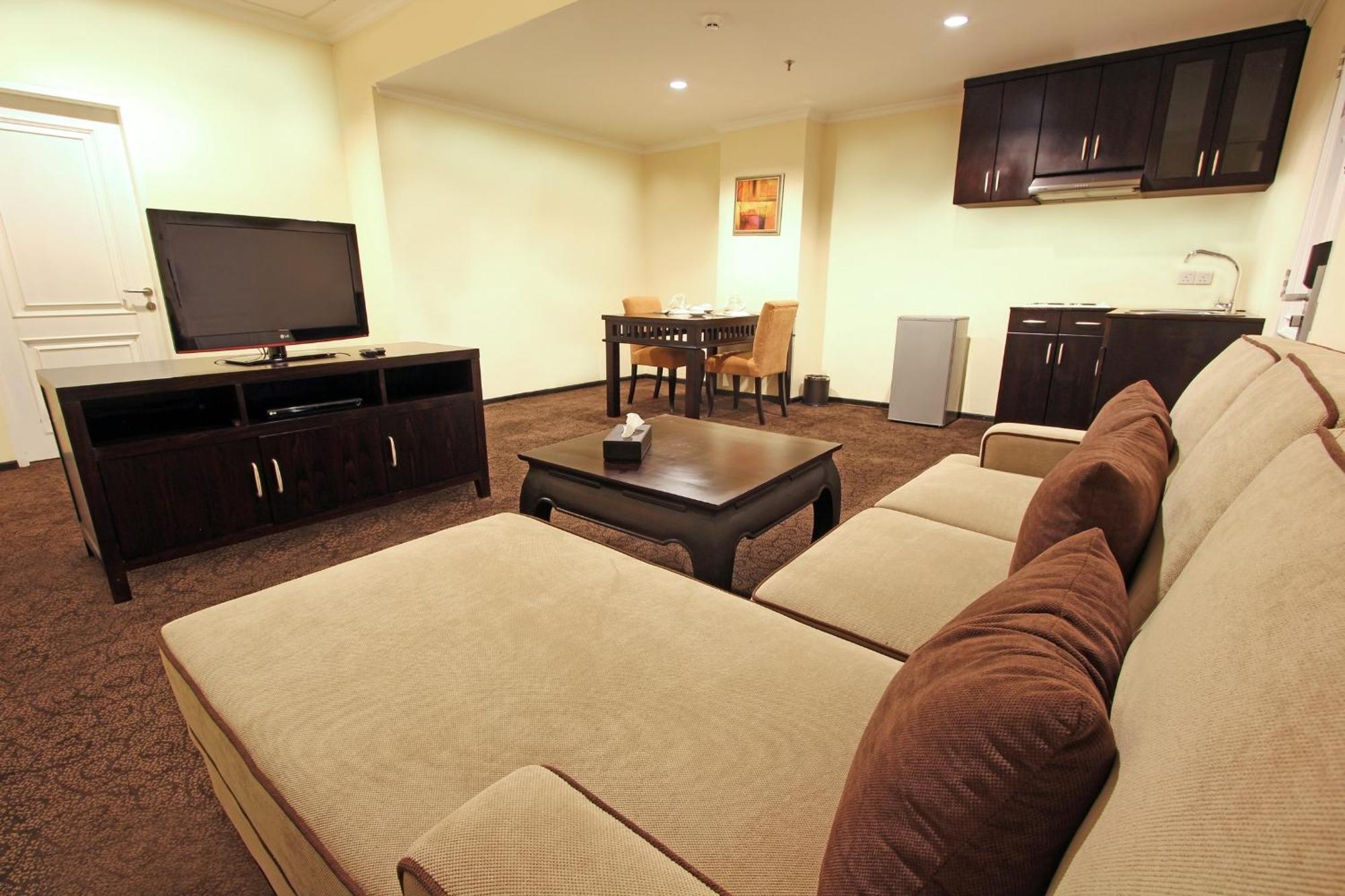 Harmoni One Convention Hotel And Service Apartments Batam Стая снимка
