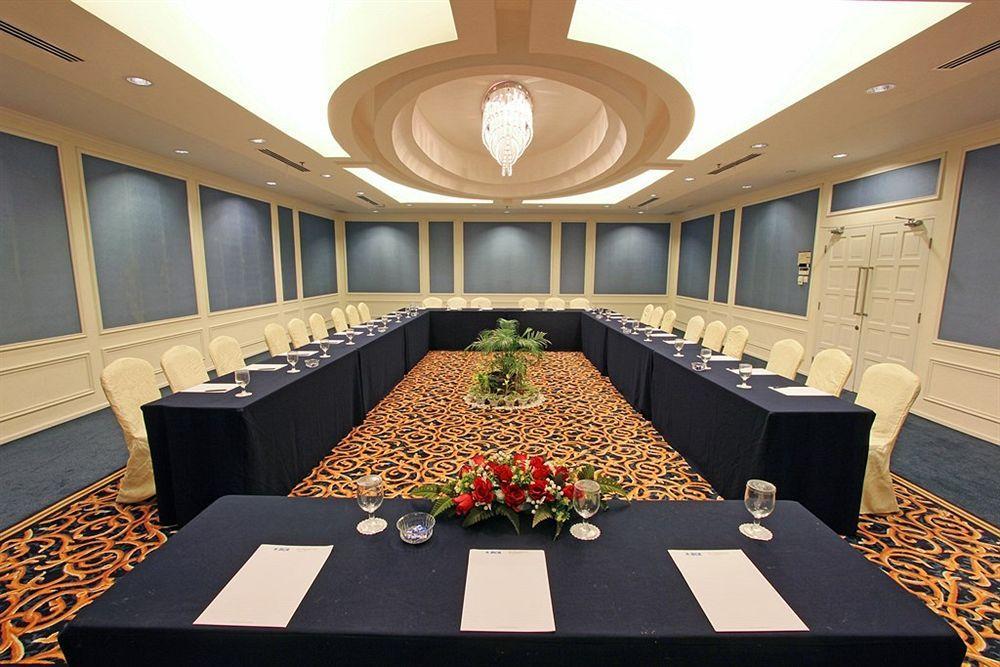 Harmoni One Convention Hotel And Service Apartments Batam Екстериор снимка