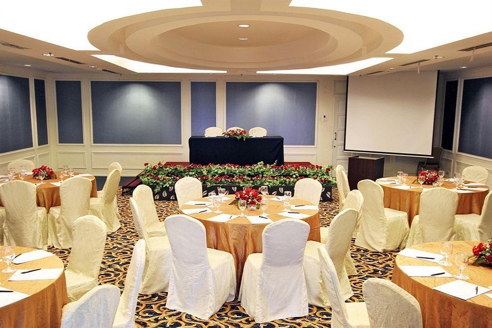 Harmoni One Convention Hotel And Service Apartments Batam Екстериор снимка