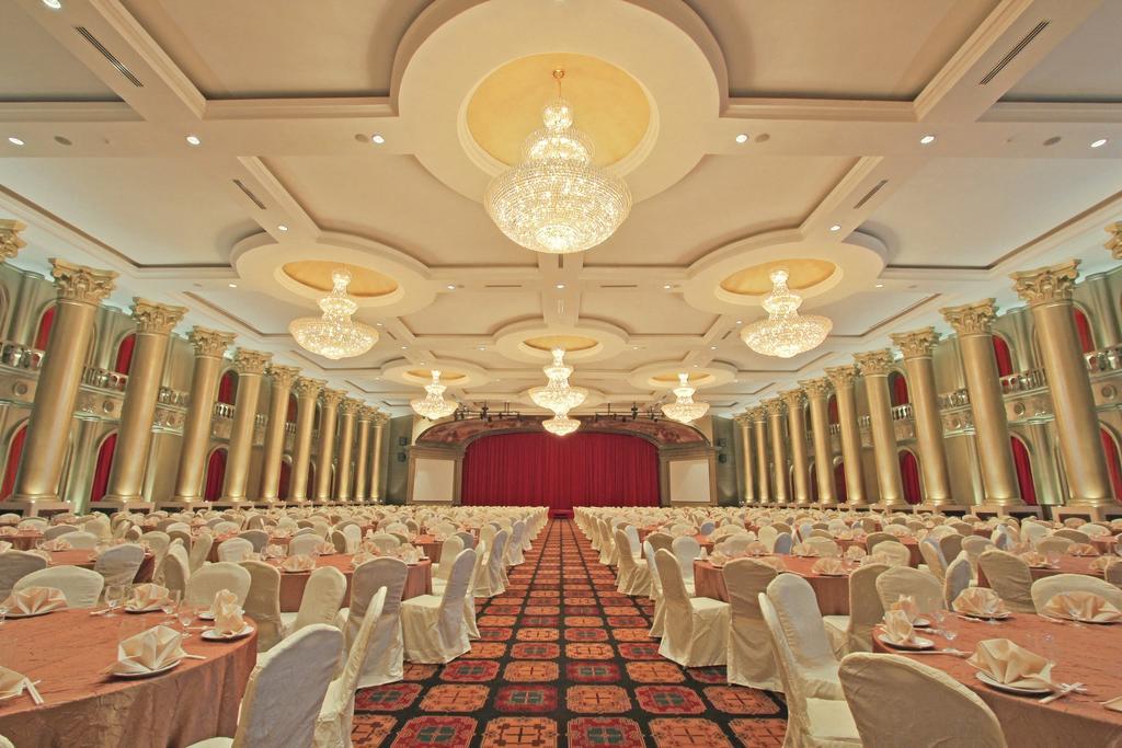 Harmoni One Convention Hotel And Service Apartments Batam Екстериор снимка