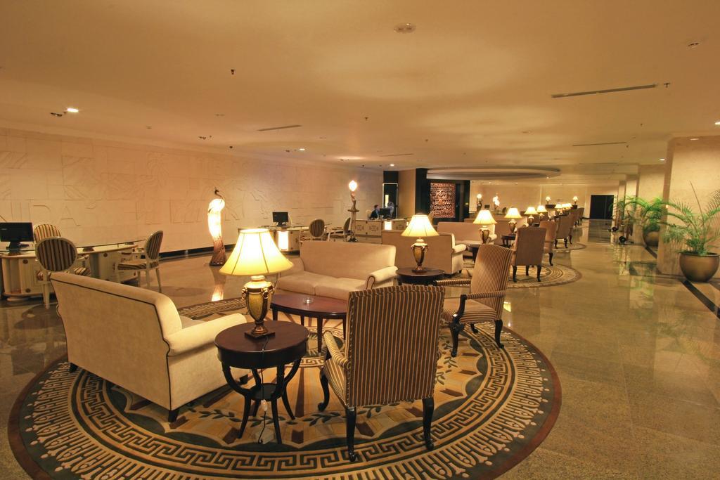 Harmoni One Convention Hotel And Service Apartments Batam Екстериор снимка