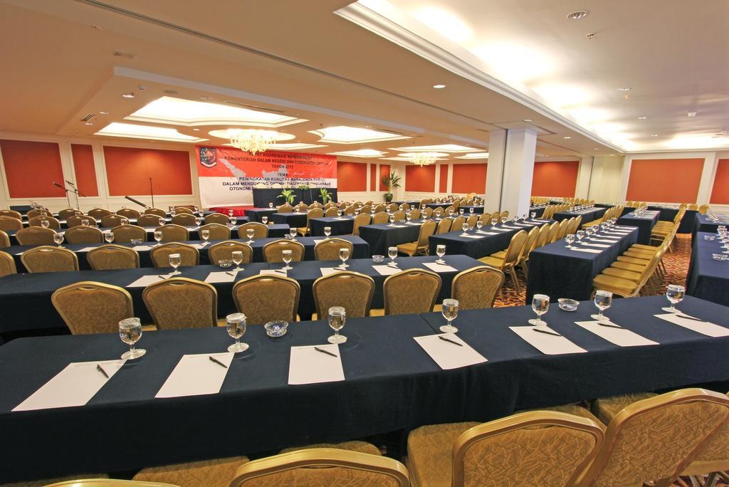 Harmoni One Convention Hotel And Service Apartments Batam Екстериор снимка