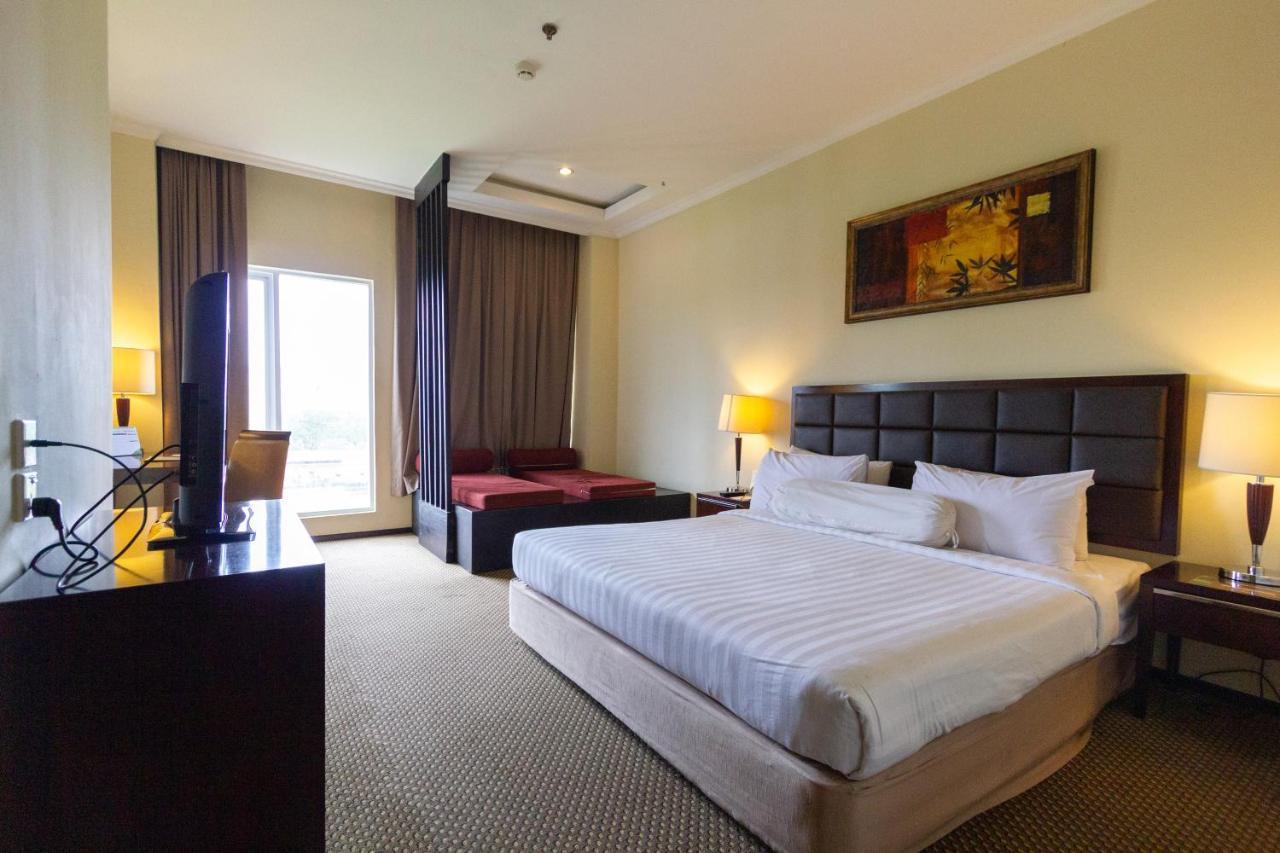Harmoni One Convention Hotel And Service Apartments Batam Екстериор снимка
